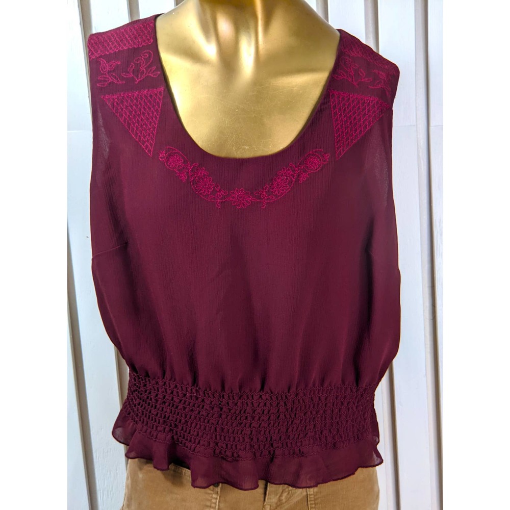 Norton McNaughton Embroidered Vintage Sleeveless Burgundy Singed Blouse Size LG